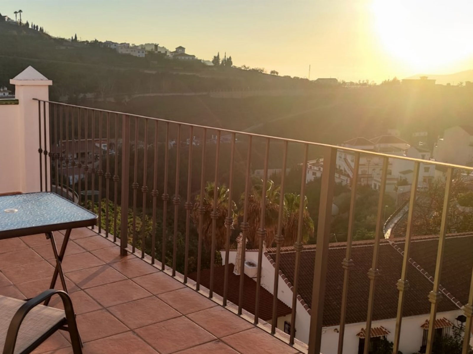 Bike and Accommodation Week Package in Cómpeta 12 Terraza Competa